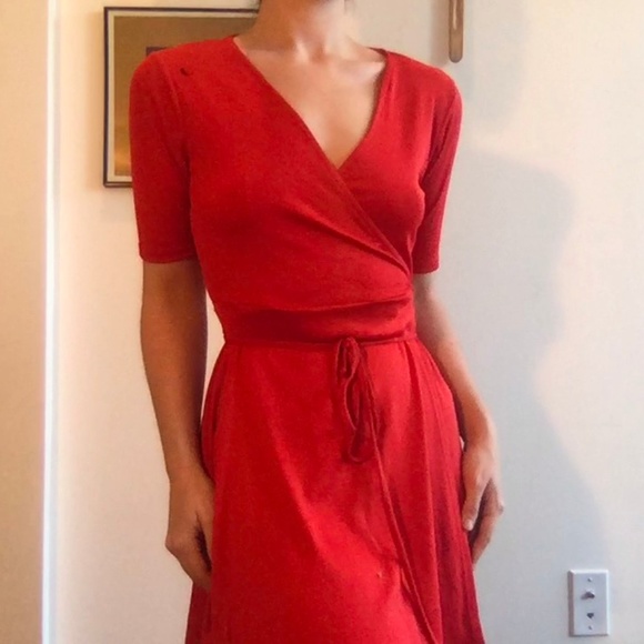 Red Wrap Dresses With Sleeves on Sale ...